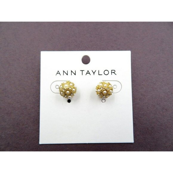 Ann Taylor Jewelry - ANN TAYLOR Gold Tone Pearl Stud Earrings